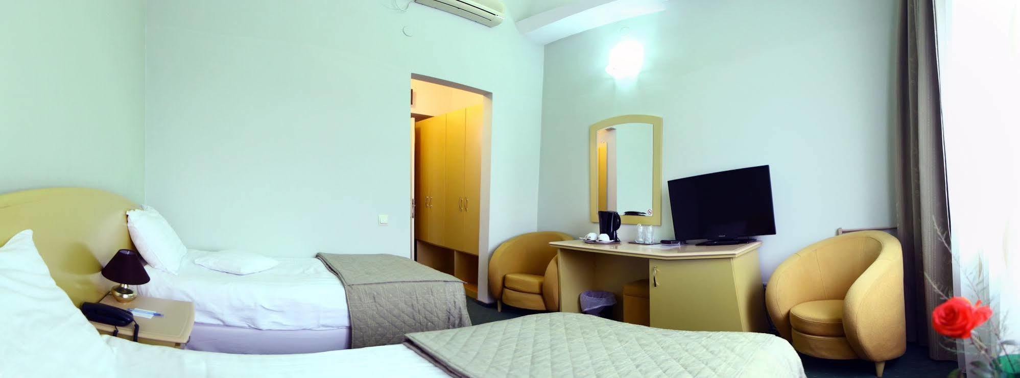 Eurohotel Baia Mare Exteriör bild